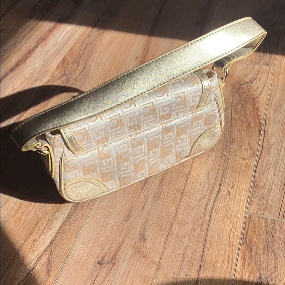 Liz Claiborne clutch with strap